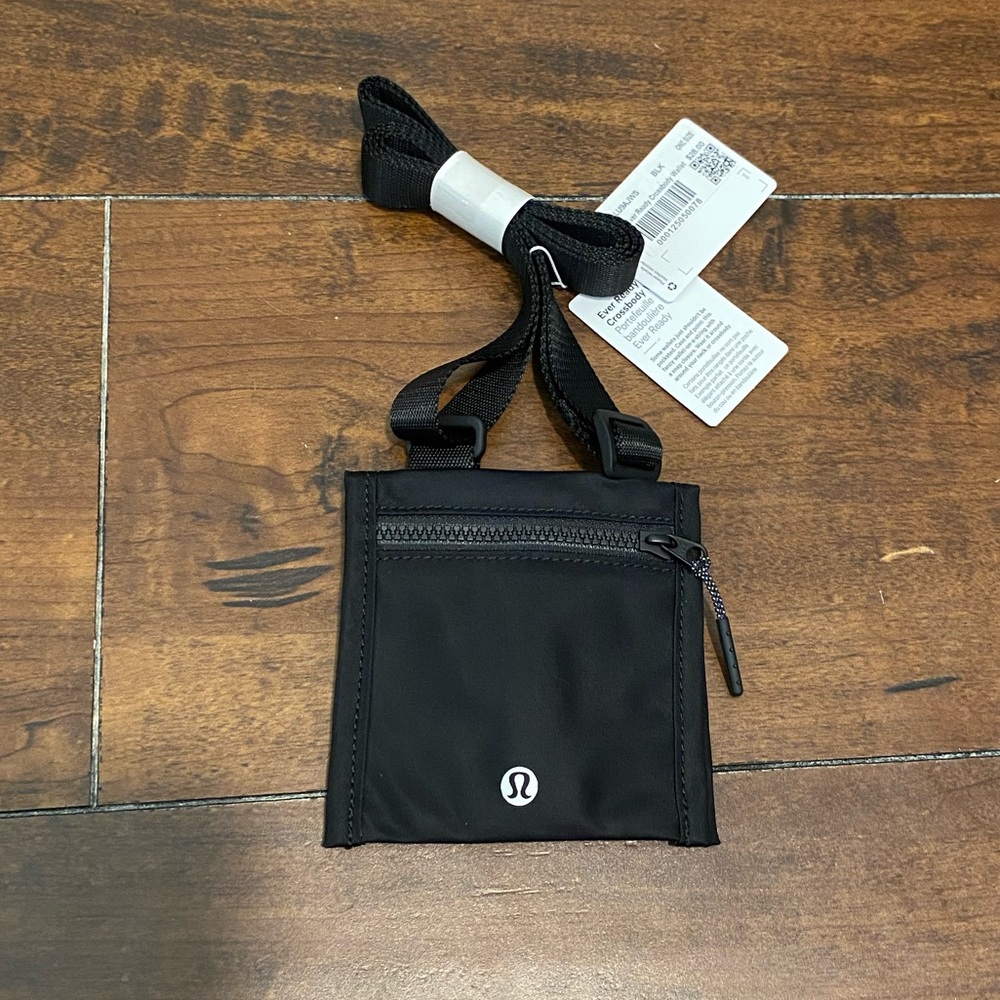 NWT Lululemon Ever Ready Crossbody Wallet